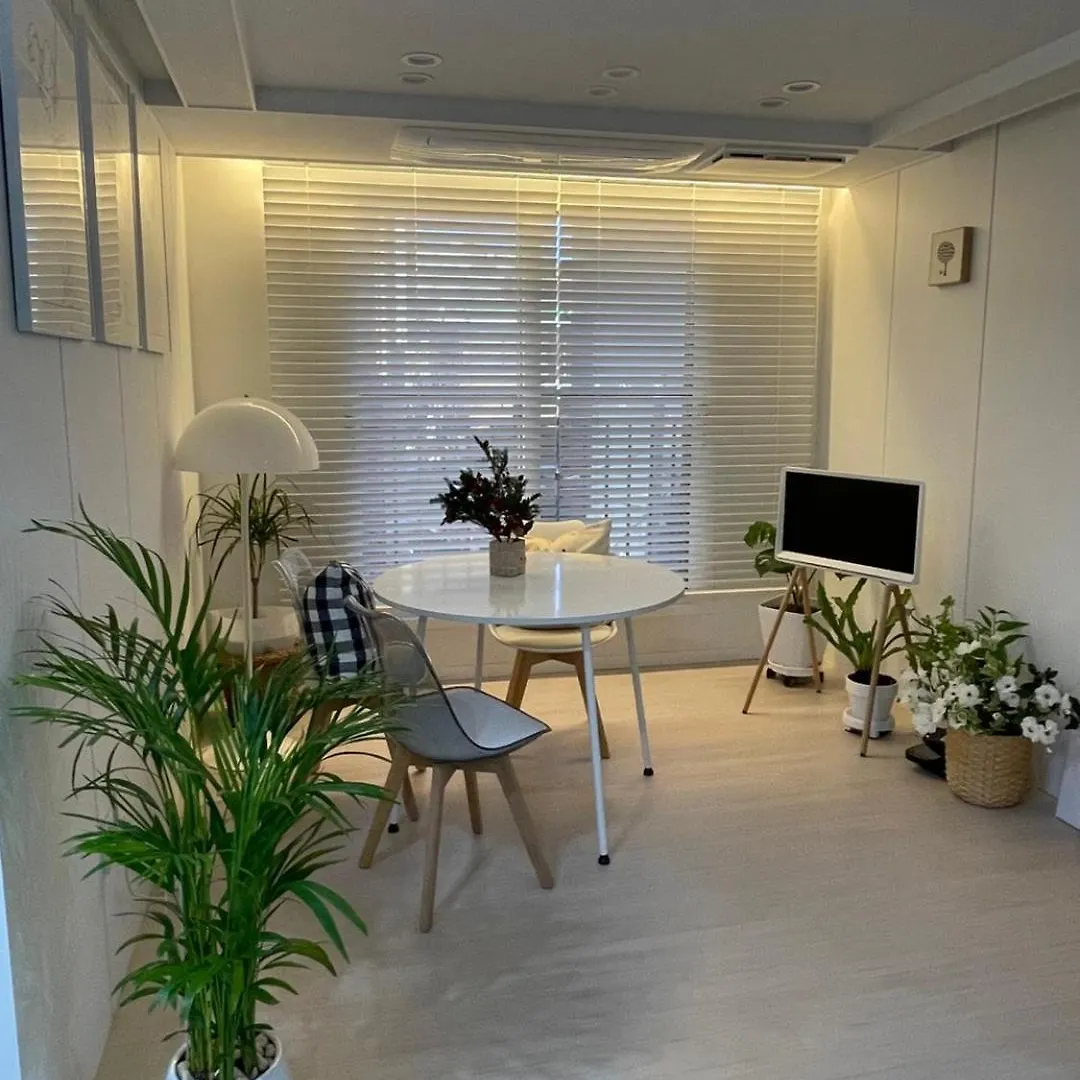 Apartment 2-Room 4-Person Cozy House 1 Seoul South Korea